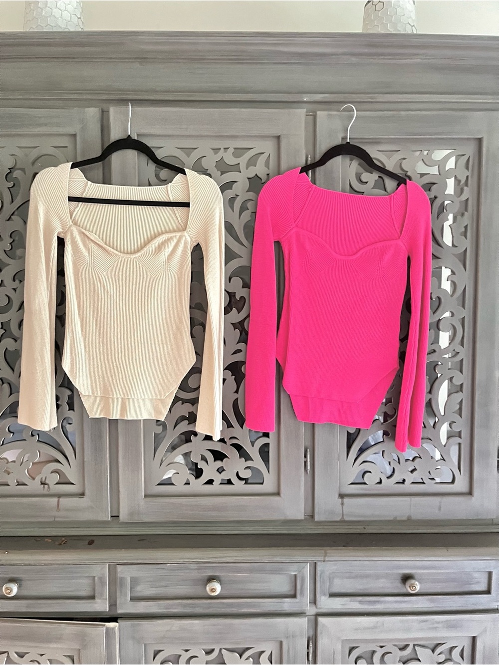 Bundle of 2 ribbed knit sweaters pink beige S